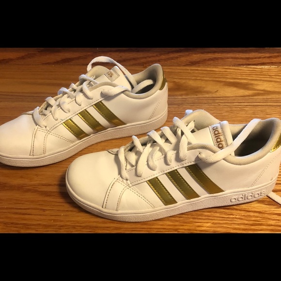 adidas kids size 4